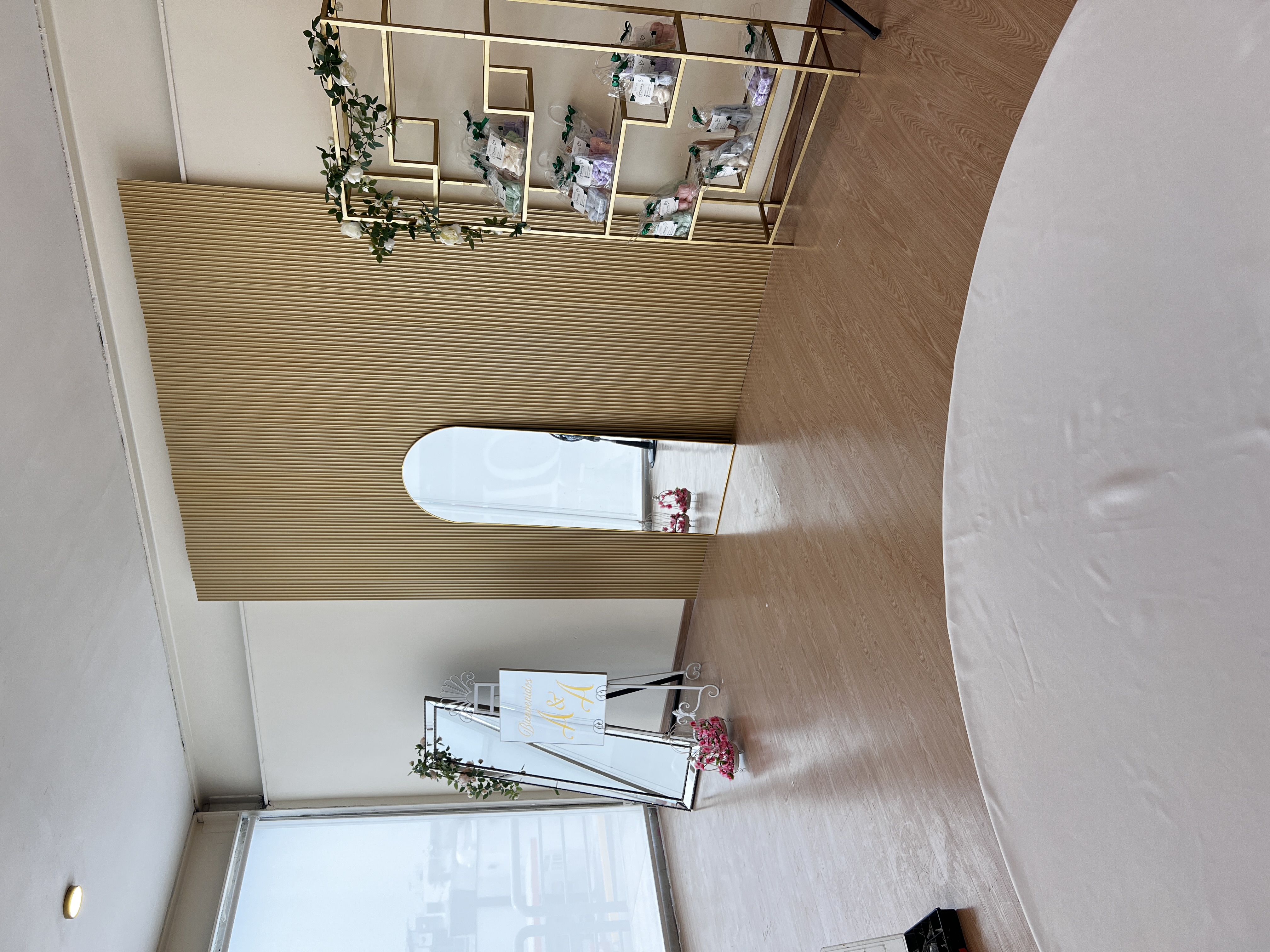 Decoración de mesa en salón de eventos Essenza Santa Catarina